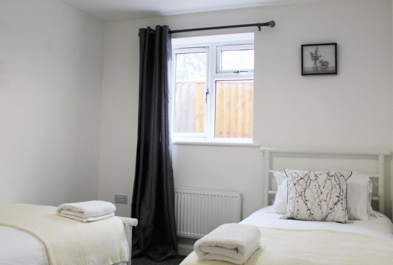 Didcot - Private Flat With Garden & Parking 08 Apartment Exterior photo